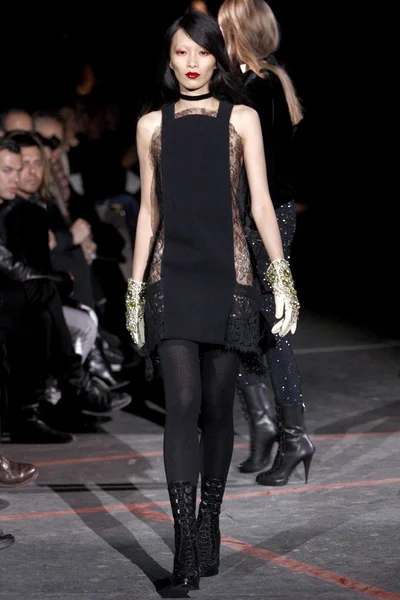 Look 44